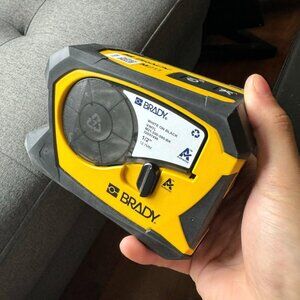 Brady M211 Kit Portable Bluetooth Label Printer